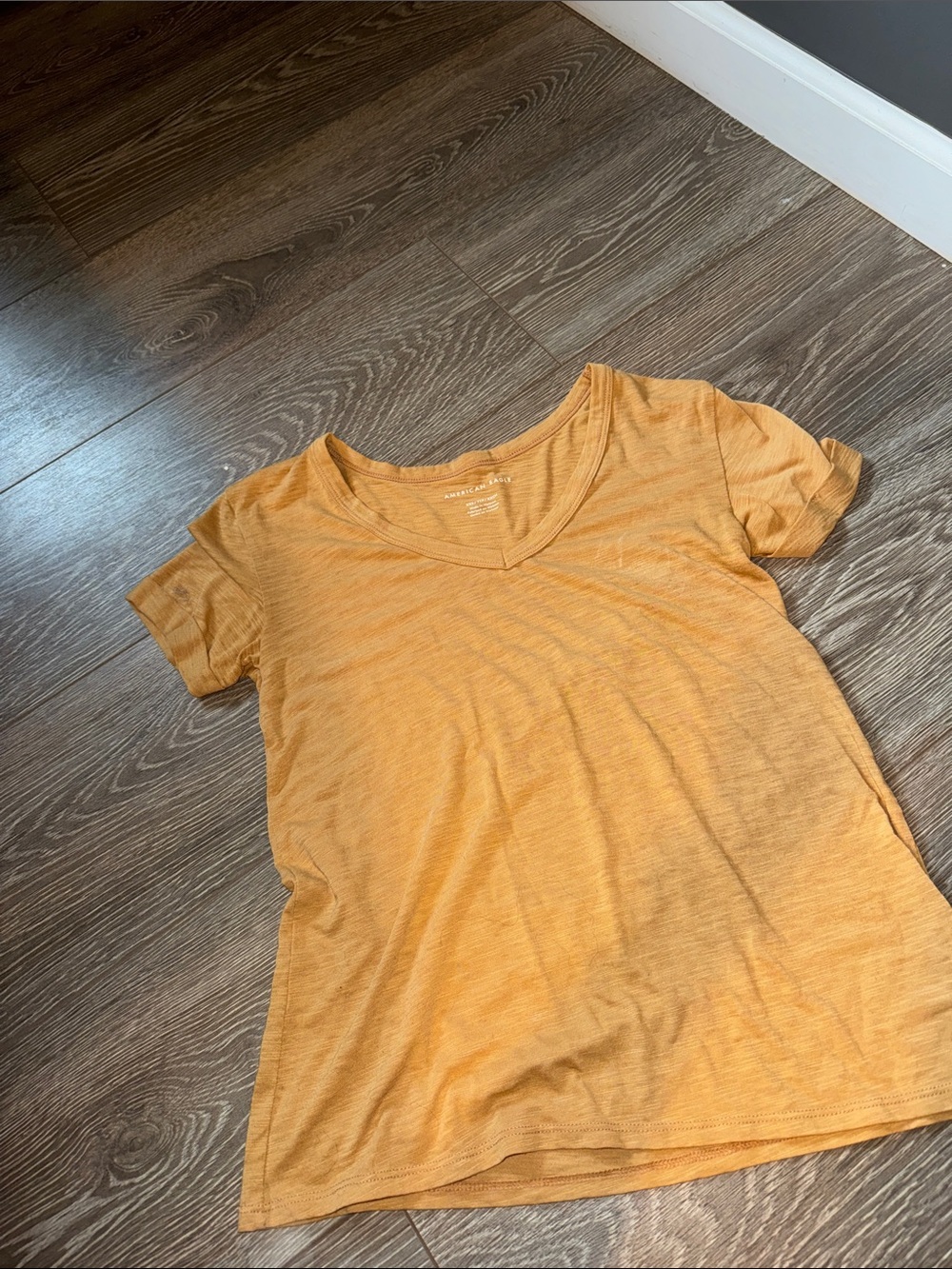 American Eagle Outfitters V-Neck Tee in Mustard